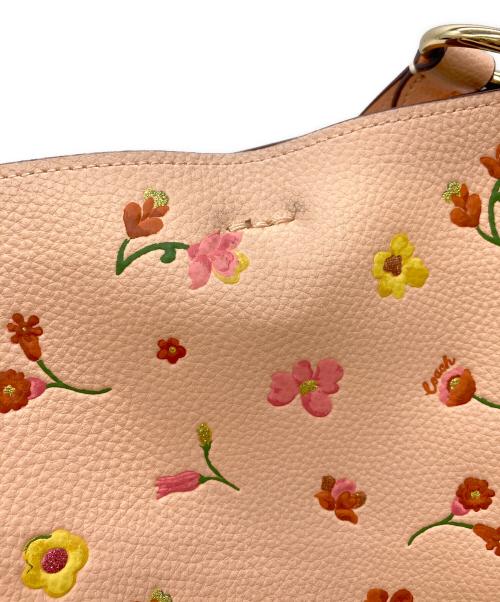 COACH（コーチ）COACH (コーチ) タウンバケット ショルダーバッグ アイボリーの古着・服飾アイテム