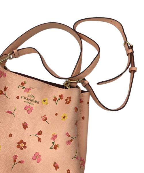 COACH（コーチ）COACH (コーチ) タウンバケット ショルダーバッグ アイボリーの古着・服飾アイテム