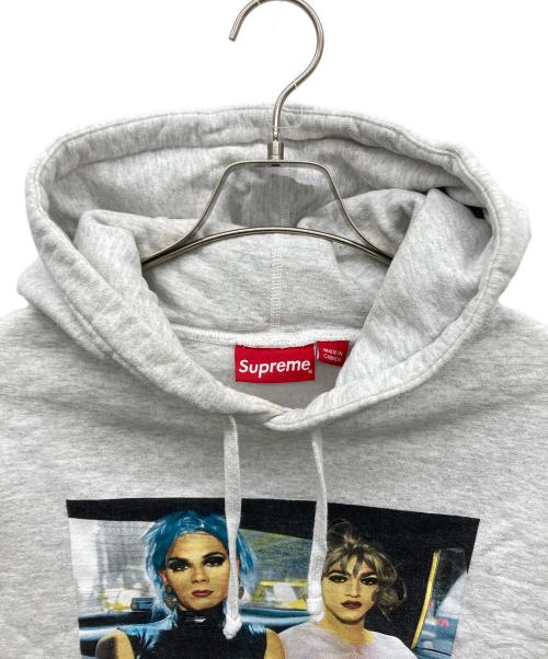 SUPREME（シュプリーム）Supreme (シュプリーム) Misty and Jimmy Paulette Hooded Sweatshirt グレー サイズ:Sの古着・服飾アイテム