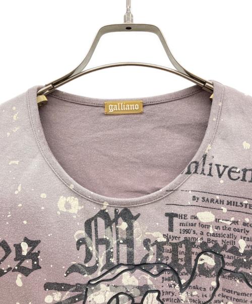 GALLIANO（ガリアーノ）GALLIANO (ガリアーノ) メッセージオーバーパターンプリントTシャツ グレー サイズ:XSの古着・服飾アイテム