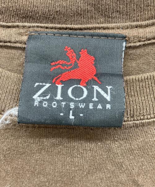 ZION（ザイオン）ZION (ザイオン) プリントTシャツ カーキ サイズ:Ｌの古着・服飾アイテム