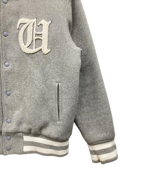 UGG（アグ）UGG (アグ) ワッペンスタジャン グレー サイズ:Lの古着・服飾アイテム