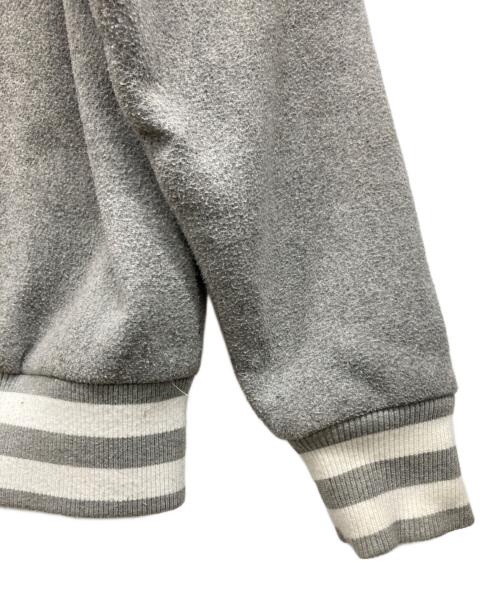 UGG（アグ）UGG (アグ) ワッペンスタジャン グレー サイズ:Lの古着・服飾アイテム