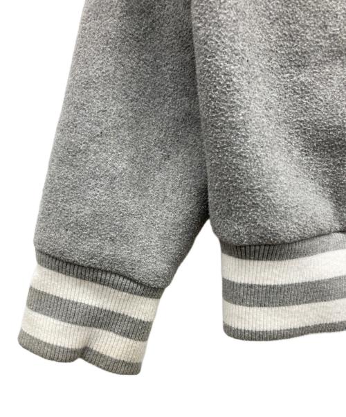 UGG（アグ）UGG (アグ) ワッペンスタジャン グレー サイズ:Lの古着・服飾アイテム
