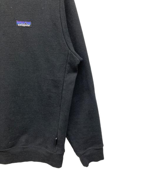 Patagonia（パタゴニア）Patagonia (パタゴニア) M P-6 LABEL UPRISAL CREW SWEATSHIRT ブラック サイズ:Mの古着・服飾アイテム