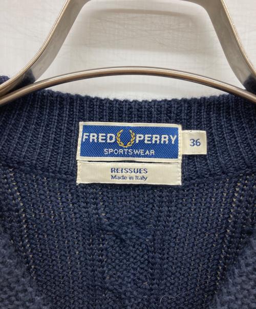 FRED PERRY（フレッドペリー）FRED PERRY (フレッドペリー) Vネックケーブルニット ネイビー サイズ:36の古着・服飾アイテム