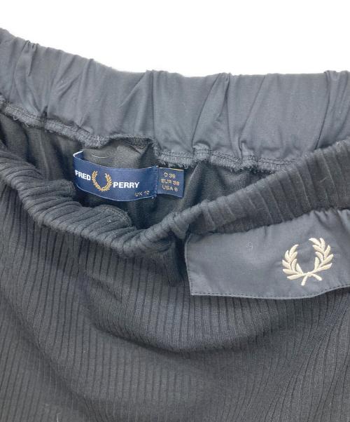 FRED PERRY（フレッドペリー）FRED PERRY (フレッドペリー) プリーツ バック スカート ネイビー サイズ:EU 38 W64-70の古着・服飾アイテム