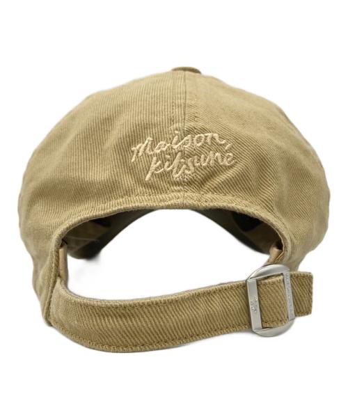 maison kitsune（メゾンキツネ）MAISON KITSUNE (メゾンキツネ) ベースボールキャップ ベージュの古着・服飾アイテム