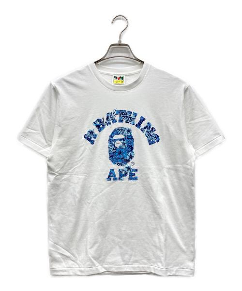 A BATHING APE（アベイシングエイプ）A BATHING APE (アベイシングエイプ) CAMO COLLEDE TEE ホワイト×ブルー サイズ:Mの古着・服飾アイテム