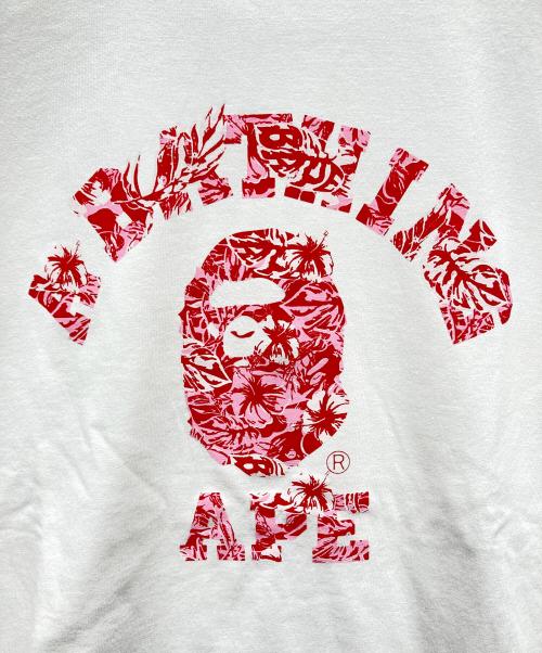 A BATHING APE（アベイシングエイプ）A BATHING APE (アベイシングエイプ) CAMO COLLEDE TEE ホワイト×レッド サイズ:Mの古着・服飾アイテム