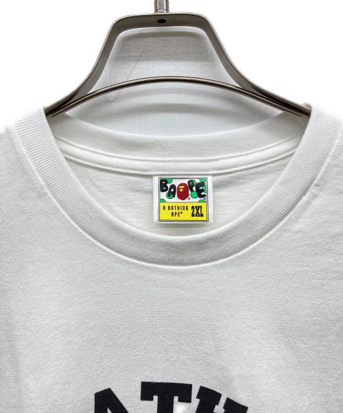 A BATHING APE（アベイシングエイプ）A BATHING APE (アベイシングエイプ) COLLEGE TEE ホワイト サイズ:2XLの古着・服飾アイテム