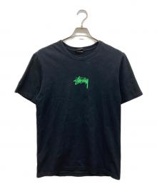 stussy（ステューシー）の古着「ロゴTシャツ」｜ブラック