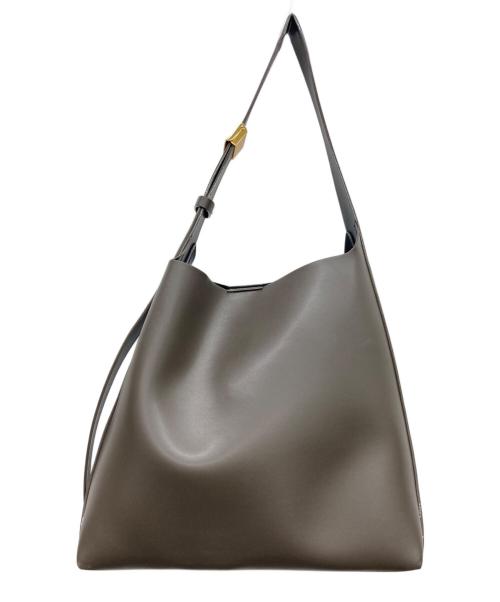 CHARLES & KEITH（チャールズアンドキース）CHARLES & KEITH (チャールズアンドキース) ポーチ付きワンショルダーバック ブラウンの古着・服飾アイテム