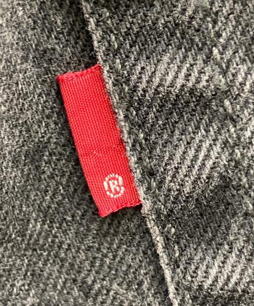 LEVI'S（リーバイス）LEVI'S (リーバイス) テーパードデニムパンツ ブラック サイズ:W25 L30の古着・服飾アイテム