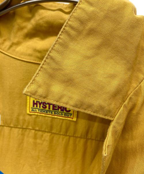 Hysteric Glamour（ヒステリックグラマー）Hysteric Glamour (ヒステリックグラマー) HYS CLUB HOUSE刺繍 ショート丈シャツ イエロー サイズ:Freeの古着・服飾アイテム