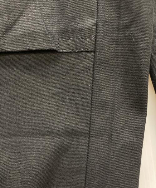 musinsa standard（ムシンサスタンダード）musinsa standard (ムシンサスタンダード) ワイドカーゴパンツ ブラック サイズ:27の古着・服飾アイテム