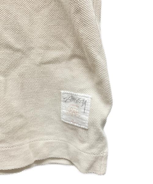 stussy（ステューシー）stussy (ステューシー) ワッペン刺繍ポロシャツ アイボリー サイズ:Lの古着・服飾アイテム