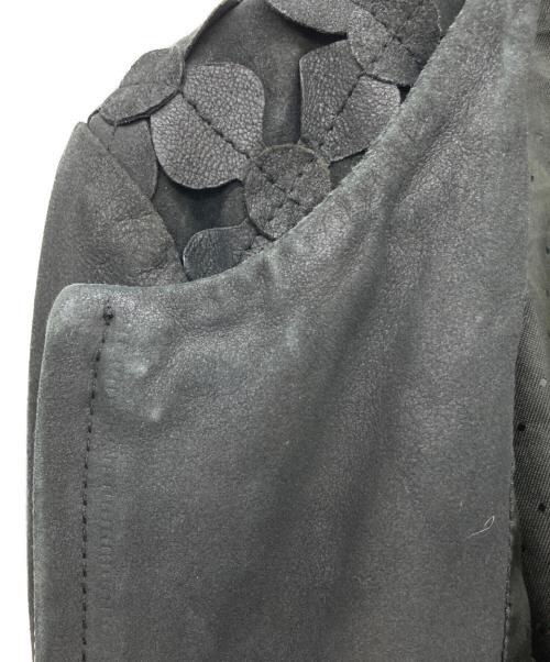 WEEKEND Max Mara（ウィークエンド マックスマーラ）Weekend Max Mara (ウィークエンド マックスマーラ) goat leather flower motif zip up short length jacket ブラック サイズ:36の古着・服飾アイテム