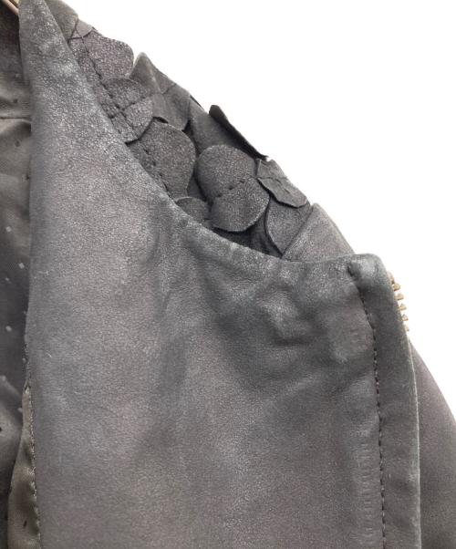 WEEKEND Max Mara（ウィークエンド マックスマーラ）Weekend Max Mara (ウィークエンド マックスマーラ) goat leather flower motif zip up short length jacket ブラック サイズ:36の古着・服飾アイテム