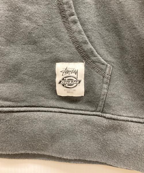 stussy（ステューシー）stussy (ステューシー) Dickies (ディッキーズ) ワンポイントプリントパーカー ブラック サイズ:Mの古着・服飾アイテム