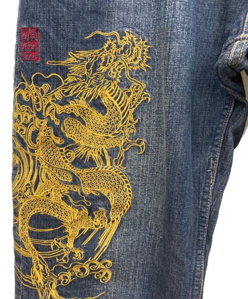 絡繰魂（カラクリダマシイ）絡繰魂 (カラクリダマシイ) 刺繍デニムパンツ インディゴ サイズ:34の古着・服飾アイテム