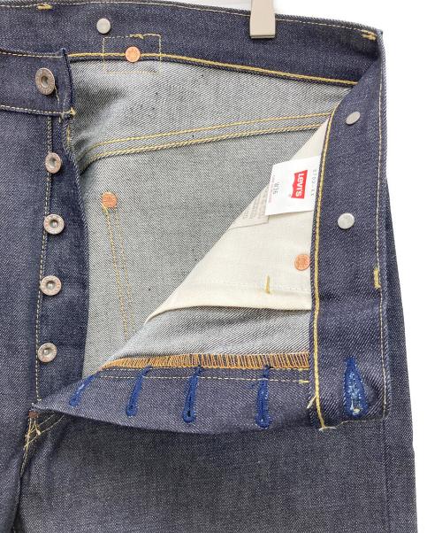 LEVI'S（リーバイス）LEVI'S (リーバイス) デニムパンツ フラッシャー付き インディゴ サイズ:W36 未使用品の古着・服飾アイテム