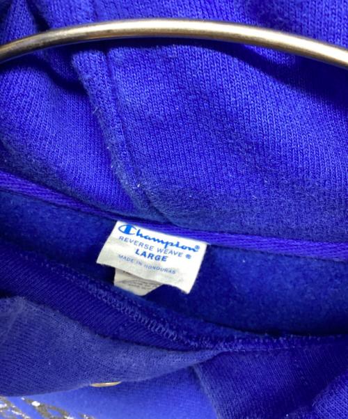 Champion REVERSE WEAVE（チャンピオン リバース ウィーブ）Champion REVERSE WEAVE (チャンピオン リバース ウィーブ) プリントパーカー ブルー サイズ:Lの古着・服飾アイテム