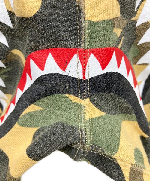 A BATHING APE（アベイシングエイプ）A BATHING APE (アベイシングエイプ) A BATHING APE 1st Camo Shark Slim Sweatpants カーキ サイズ:XSの古着・服飾アイテム