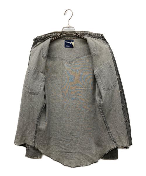 Wrangler（ラングラー）Wrangler (ラングラー) 先染めブラックデニムウエスタンシャツ ライトグレー サイズ:X-LONGの古着・服飾アイテム