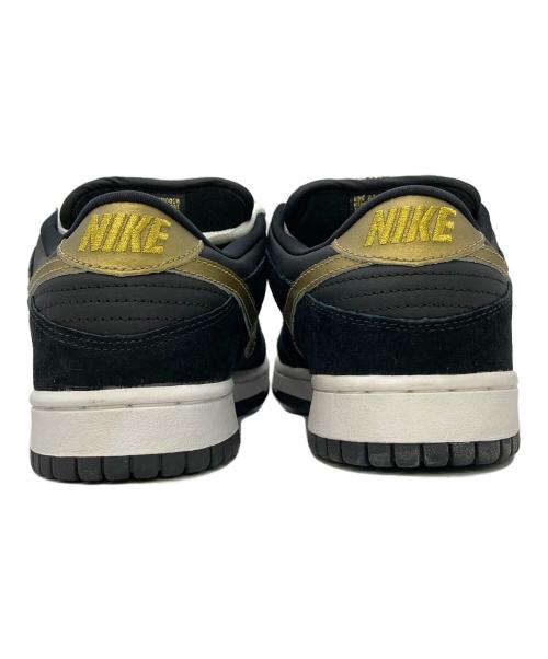 NIKE（ナイキ）NIKE (ナイキ) ローカットスニーカー ブラック×ゴールド サイズ:UK8の古着・服飾アイテム