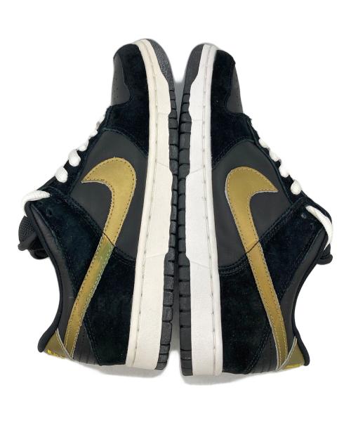 NIKE（ナイキ）NIKE (ナイキ) ローカットスニーカー ブラック×ゴールド サイズ:UK8の古着・服飾アイテム