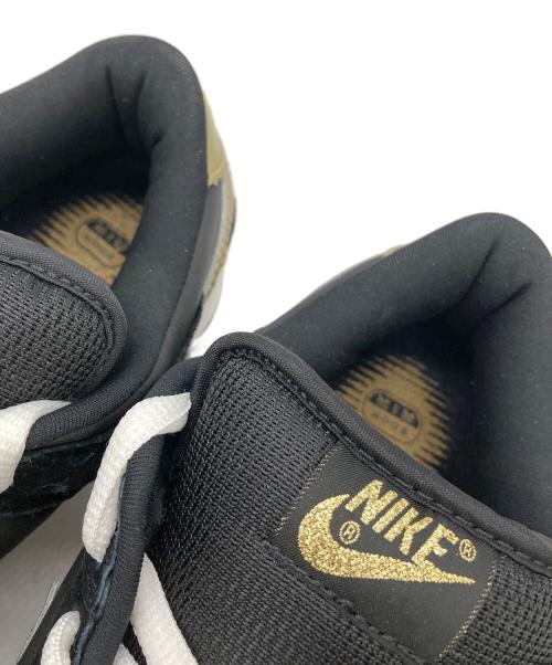 NIKE（ナイキ）NIKE (ナイキ) ローカットスニーカー ブラック×ゴールド サイズ:UK8の古着・服飾アイテム