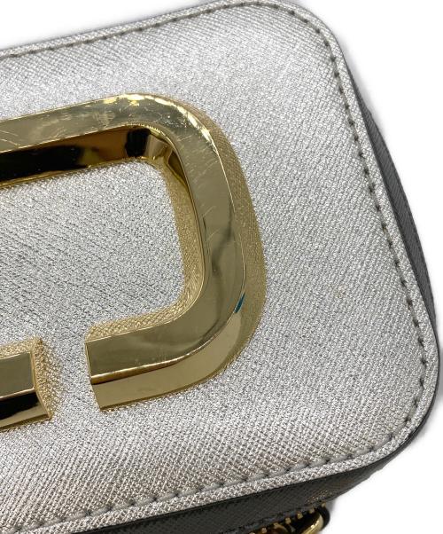 MARC JACOBS（マークジェイコブス）MARC JACOBS (マークジェイコブス) J The Hot Shot Crossbody シルバーの古着・服飾アイテム