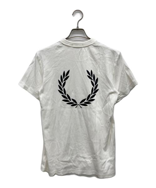 FRED PERRY（フレッドペリー）FRED PERRY (フレッドペリー) 両面ロゴTシャツ ホワイト サイズ:Ｓの古着・服飾アイテム