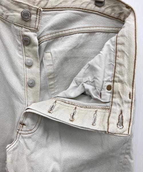 LEVI'S（リーバイス）LEVI'S (リーバイス) デニムパンツ アイボリー サイズ:W32×L32の古着・服飾アイテム