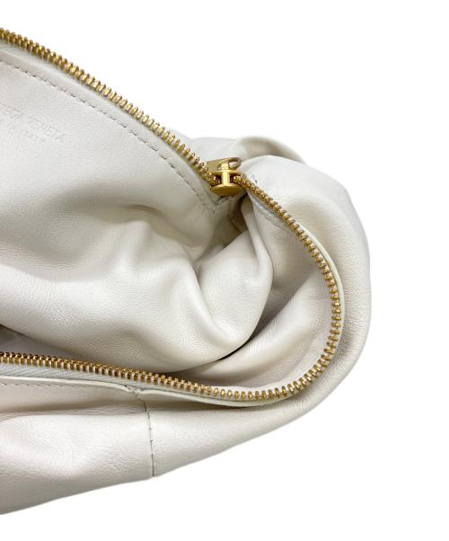 BOTTEGA VENETA（ボッテガベネタ）BOTTEGA VENETA (ボッテガベネタ) ハンドバッグ ダブルノット ホワイトの古着・服飾アイテム
