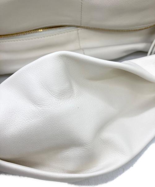 BOTTEGA VENETA（ボッテガベネタ）BOTTEGA VENETA (ボッテガベネタ) ハンドバッグ ダブルノット ホワイトの古着・服飾アイテム