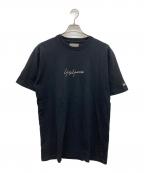 Yohji Yamamoto pour homme×New Eraヨウジヤマモト プールオム×ニューエラ）の古着「フロントロゴ刺繍Tシャツ」｜ブラック
