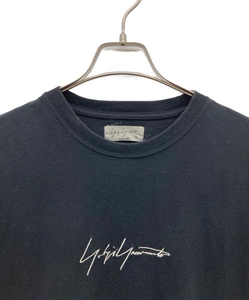 Yohji Yamamoto pour homme（ヨウジヤマモト プールオム）Yohji Yamamoto pour homme (ヨウジヤマモト プールオム) New Era (ニューエラ) フロントロゴ刺繍Tシャツ ブラック サイズ:XX LARGEの古着・服飾アイテム