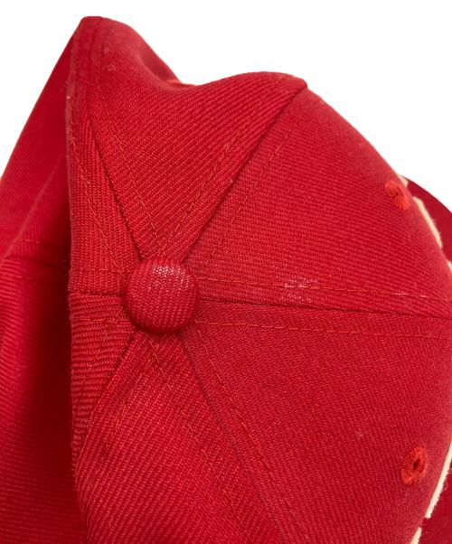 stussy（ステューシー）stussy (ステューシー) New Era (ニューエラ) キャップ レッド サイズ:7 1/2 59.6cmの古着・服飾アイテム
