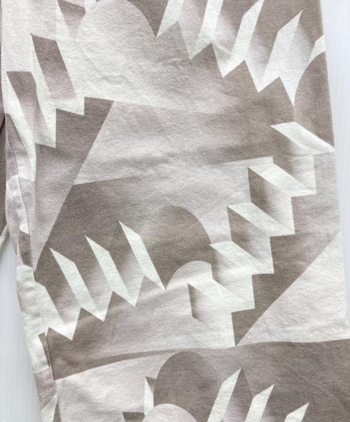 me ISSEY MIYAKE（ミーイッセイ ミヤケ）me ISSEY MIYAKE (ミーイッセイ ミヤケ) 総柄パンツ 幾何学模様 アイボリー サイズ:なしの古着・服飾アイテム