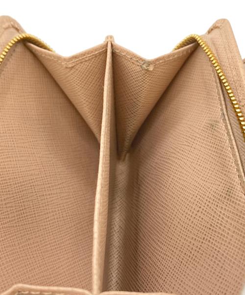 PRADA（プラダ）PRADA (プラダ) 2つ折り財布 サフィアーノ ベージュの古着・服飾アイテム