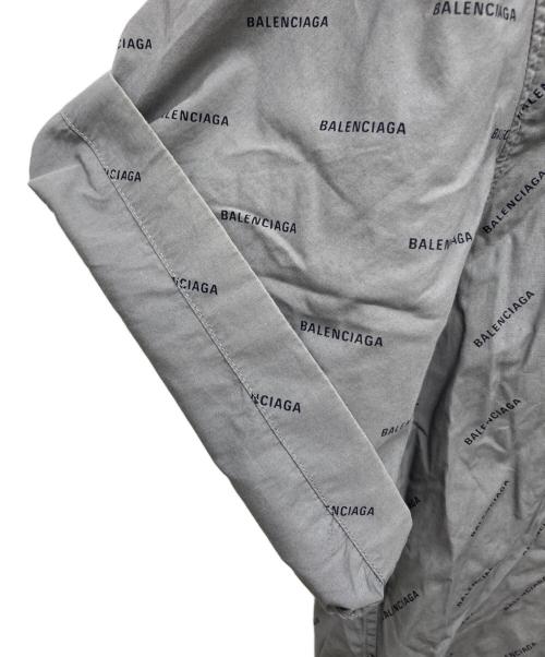 BALENCIAGA（バレンシアガ）BALENCIAGA (バレンシアガ) All-over logo short-sleeve shirt グレー サイズ:40の古着・服飾アイテム