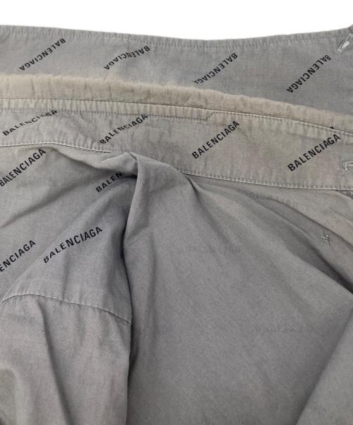 BALENCIAGA（バレンシアガ）BALENCIAGA (バレンシアガ) All-over logo short-sleeve shirt グレー サイズ:40の古着・服飾アイテム