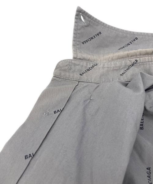 BALENCIAGA（バレンシアガ）BALENCIAGA (バレンシアガ) All-over logo short-sleeve shirt グレー サイズ:40の古着・服飾アイテム