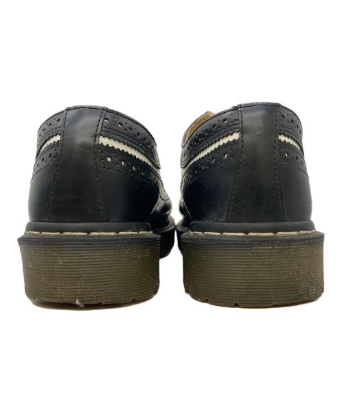 Dr.Martens（ドクターマーチン）Dr.Martens (ドクターマーチン) ウィングチップシューズ ブラック×ホワイト サイズ:UK9の古着・服飾アイテム