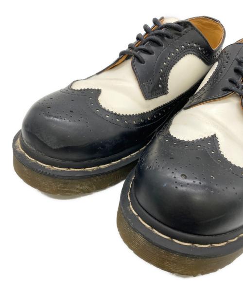 Dr.Martens（ドクターマーチン）Dr.Martens (ドクターマーチン) ウィングチップシューズ ブラック×ホワイト サイズ:UK9の古着・服飾アイテム