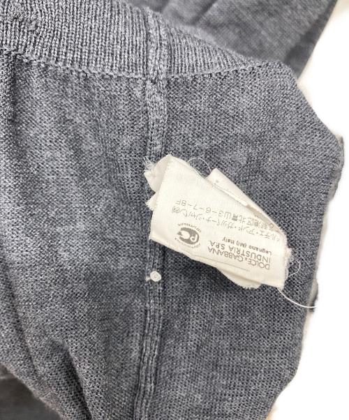 DOLCE & GABBANA（ドルチェ＆ガッバーナ）DOLCE & GABBANA (ドルチェ＆ガッバーナ) Vネックニット グレー サイズ:52の古着・服飾アイテム