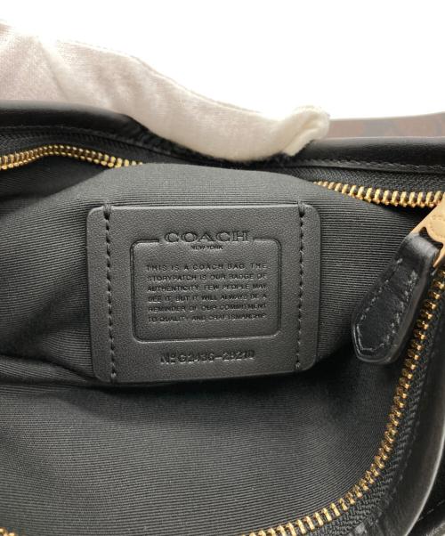 COACH（コーチ）COACH (コーチ) シグネチャー柄レディースショルダーバッグ ブラウンの古着・服飾アイテム