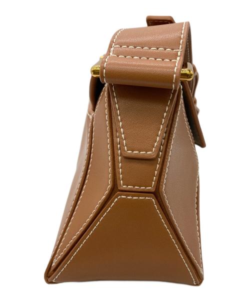 CHARLES & KEITH（チャールズアンドキース）CHARLES & KEITH (チャールズアンドキース) ナスリンジオメトリックショルダーバッグ ブラウンの古着・服飾アイテム